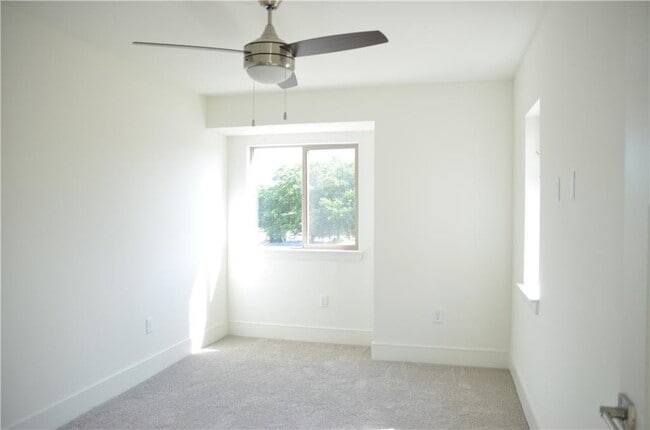 Building Photo - 406 Conservation Dr