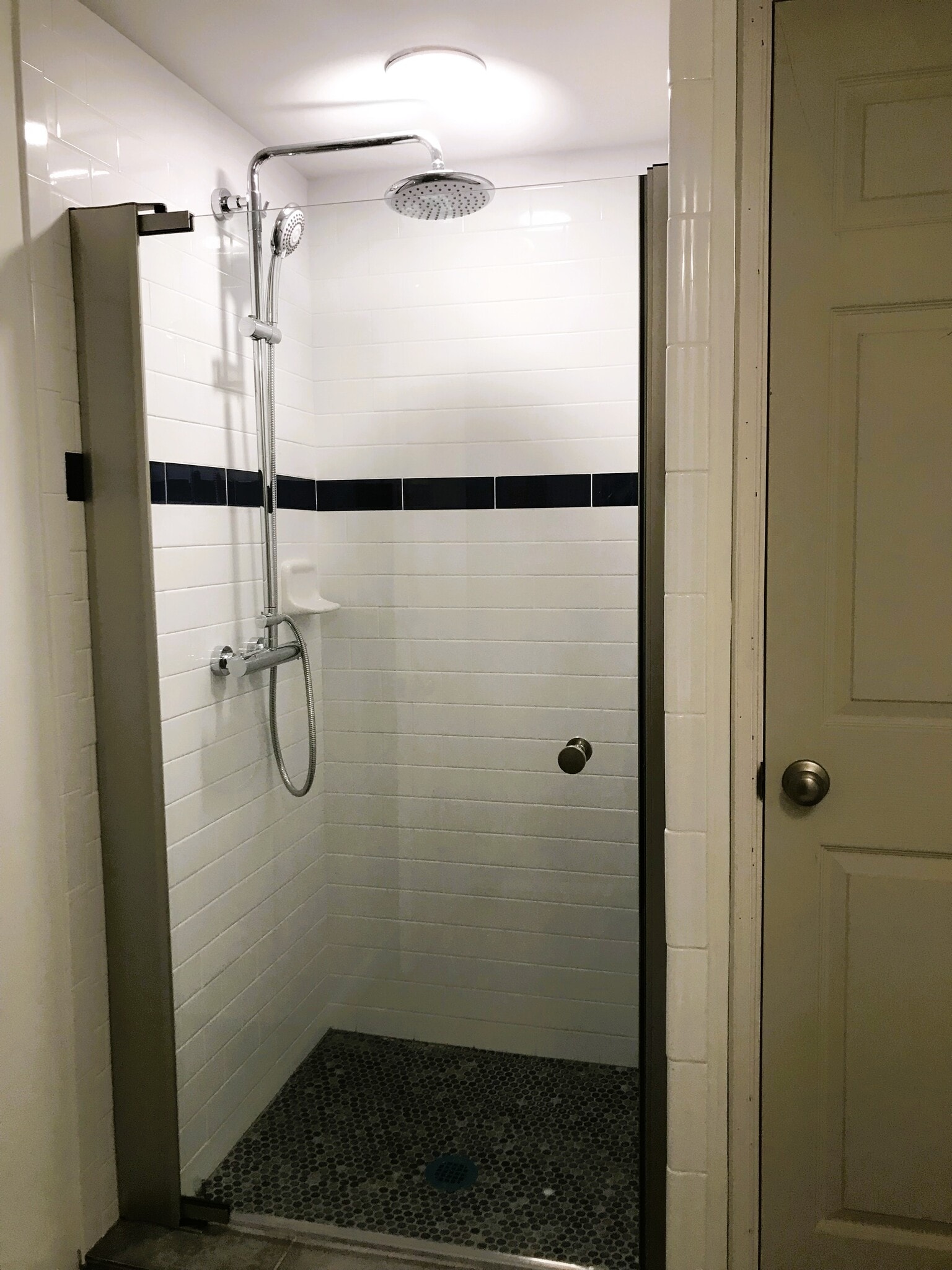 modern bathroom - 4805 Randolph Dr