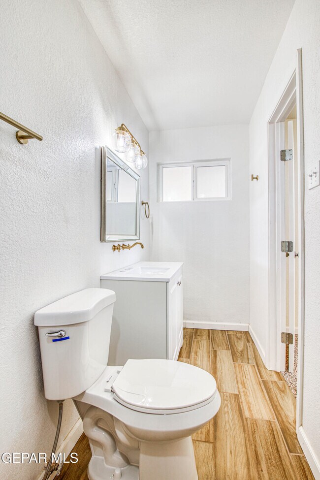 Building Photo - 8818 Mt Elbert Dr