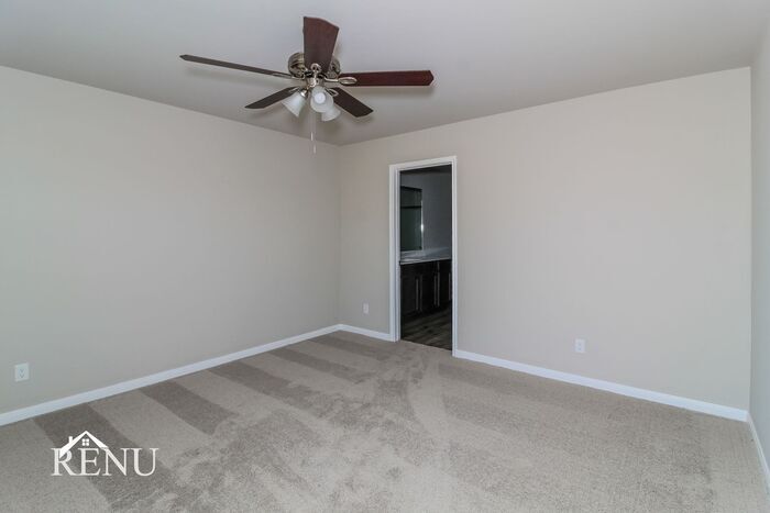 Building Photo - 1617 Maroon Dr