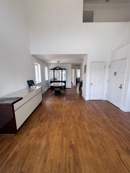 Building Photo - 72-38 Calamus Ave
