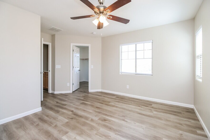 Building Photo - 407 N Ranger Ct