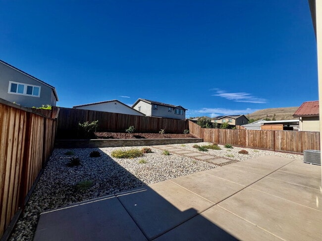 Building Photo - 3215 Center Dr