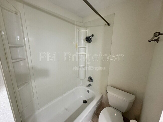 Building Photo - 7315 SW 53rd Ave