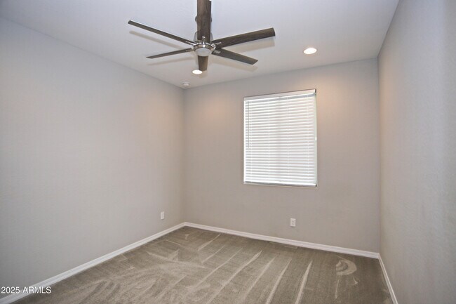 Building Photo - 7013 W Bajada Rd