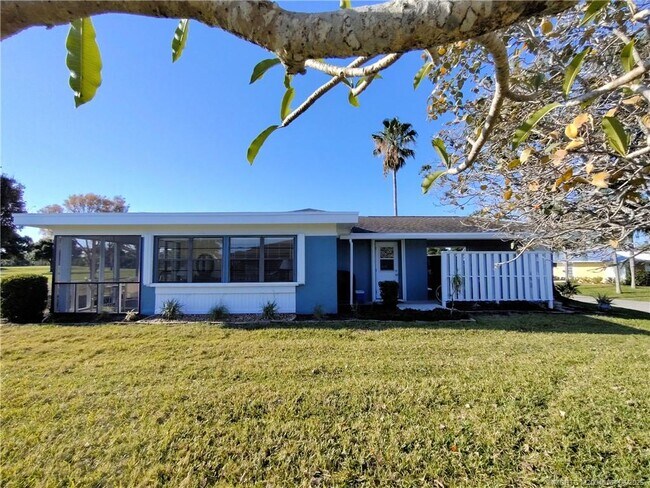 Building Photo - 5211 SE Sea Island Way