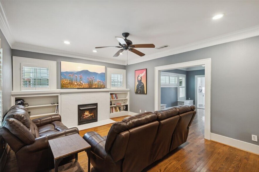 Building Photo - 5839 Goliad Ave