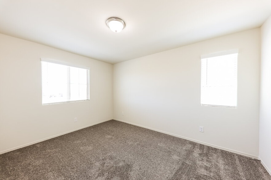 Building Photo - 2528 S 244th Dr