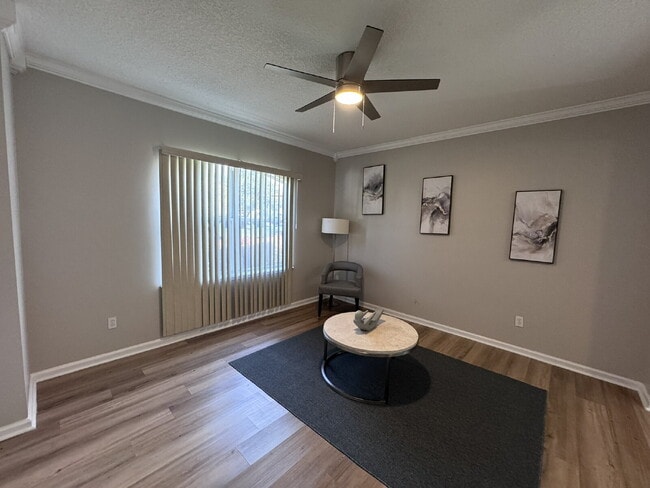 Building Photo - Large Renovated Home in Oakleaf Plantation