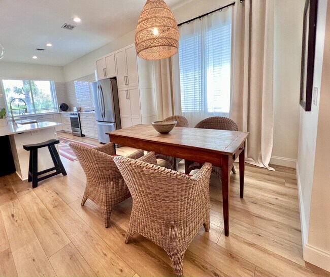 Building Photo - 2622 Country Golf Dr