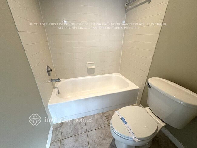 Building Photo - 6239 Greenwich Dr