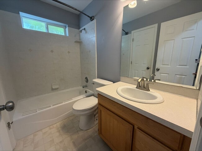 Building Photo - Move In for Less! $1,000 Move-In Credit | 2 Bed 1.5 Bath Condo in Ogden!