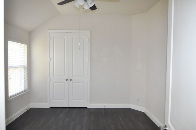 Building Photo - 9948 Haversham Dr