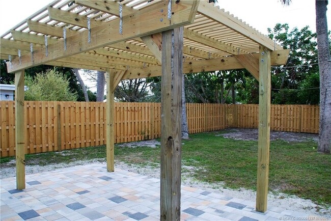 Building Photo - 406 Robalo Ct
