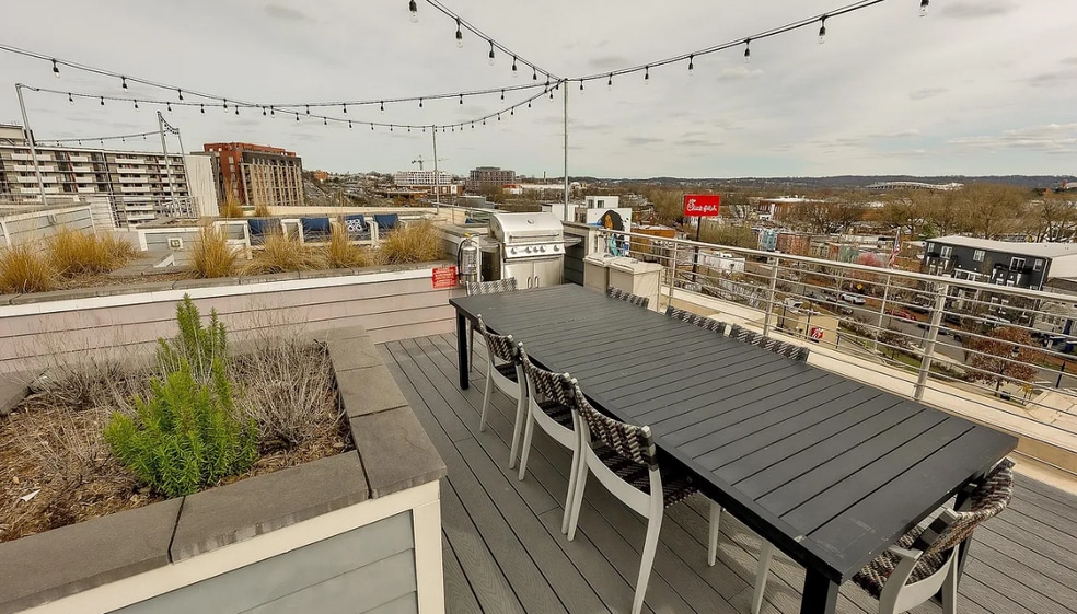 Rooftop terrace - 1350 Maryland Ave NE