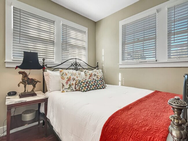 Building Photo - 209 W Bolton St