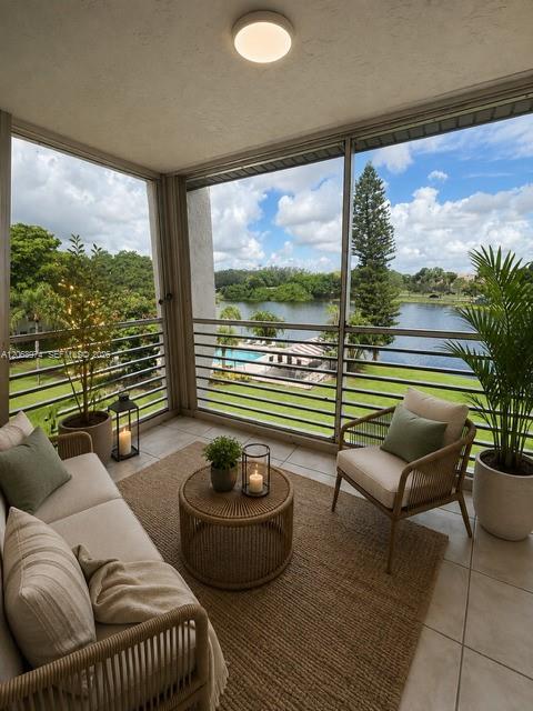 Building Photo - 9440 Poinciana Pl