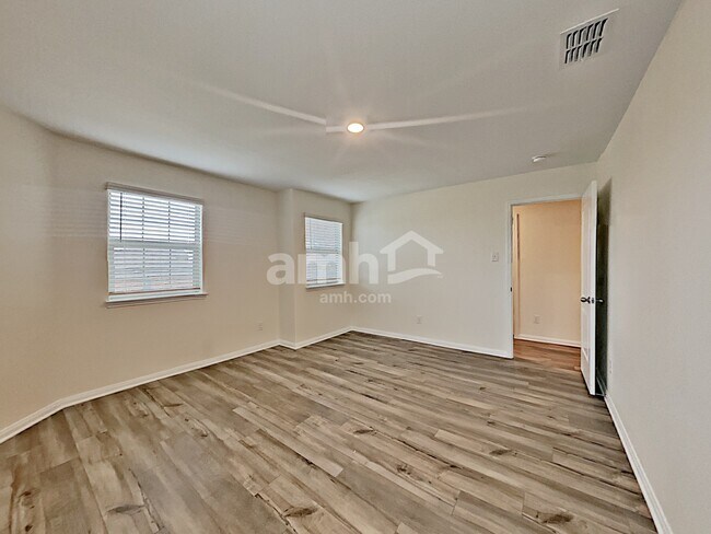 Building Photo - 3137 Bowen St