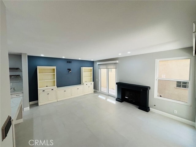 Building Photo - 518 Goldenwest St