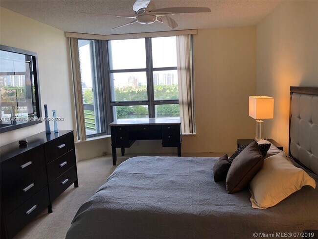 Building Photo - 3530 Mystic Pointe Dr