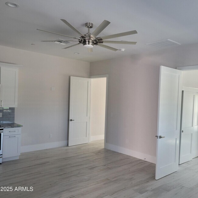 Building Photo - 13613 N 76th St