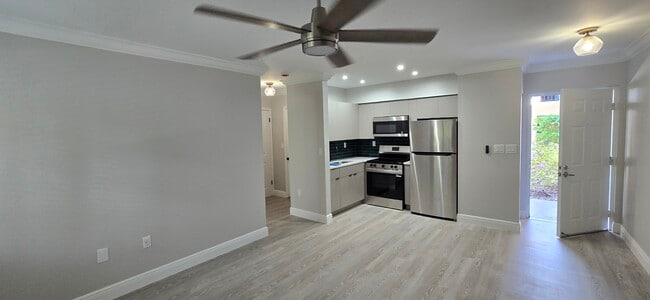 Building Photo - Las Palmas Senior Living