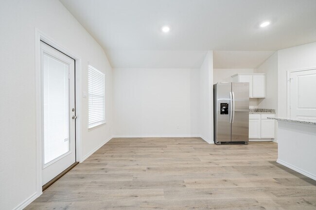 Building Photo - 2147 Thornton Dr