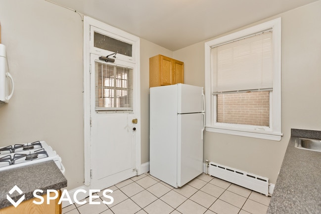Building Photo - 1515 Hinman Ave