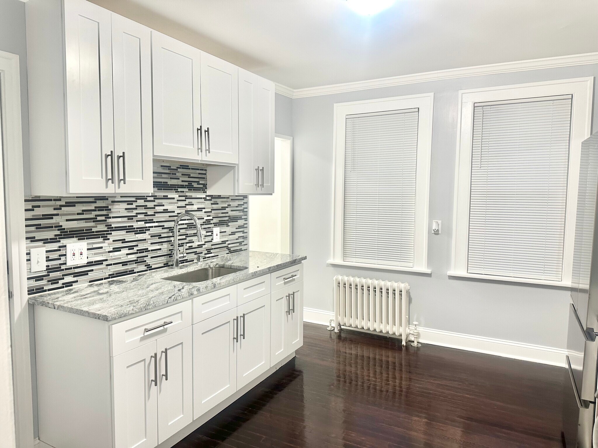 Building Photo - 69 Tremont Ave