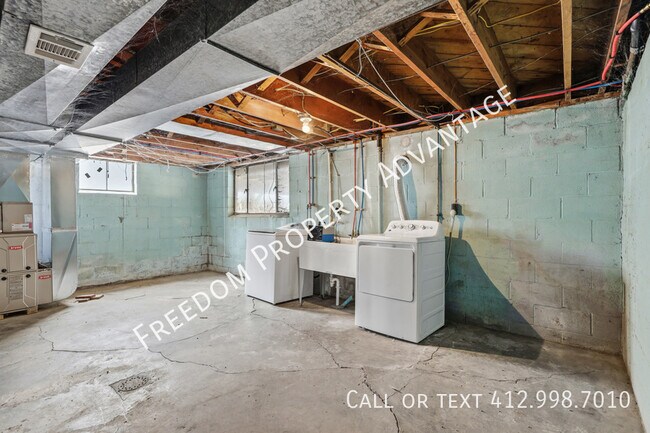 Building Photo - 25 Ridge Dr