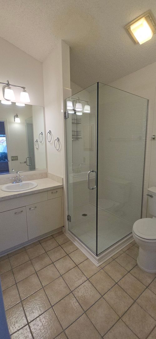 Building Photo - Prime Location – Just Minutes from Lake Sumter Landing and Spanish Springs!