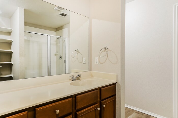 Building Photo - 1207 Savannah Ridge Dr