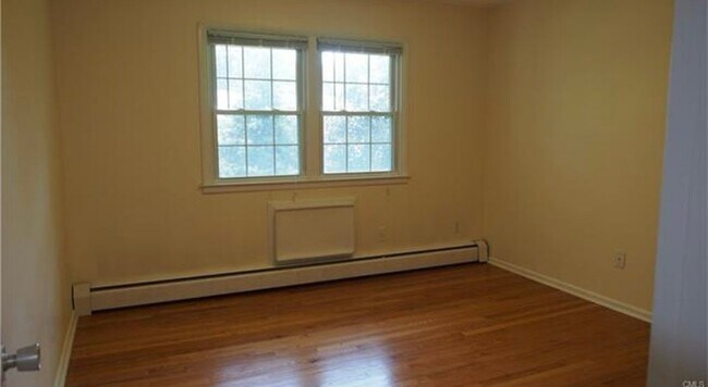 Building Photo - 123 Katona Dr