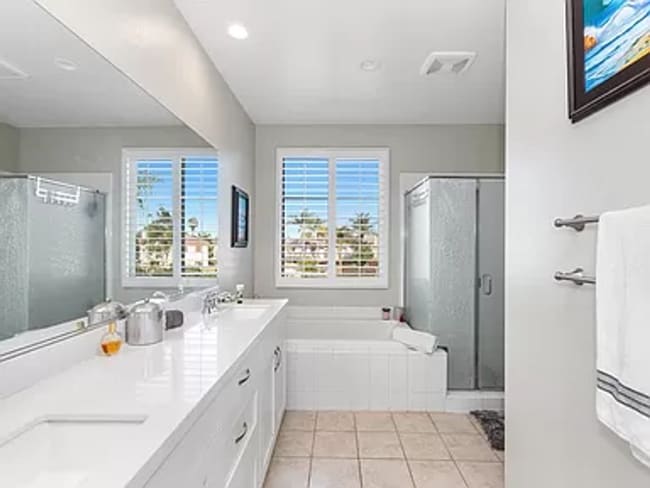 Building Photo - Beautiful, Partially Furnished Oceanside Home