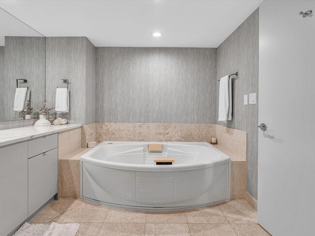 Building Photo - 1600 S Ocean Blvd