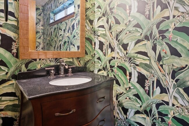 Building Photo - 12612 Whispering Hills Dr