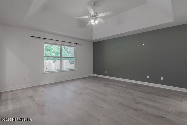 Building Photo - 1737 Heatherwood Dr