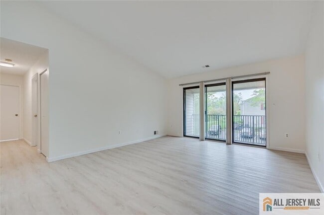 Building Photo - 64 Taylor Dr