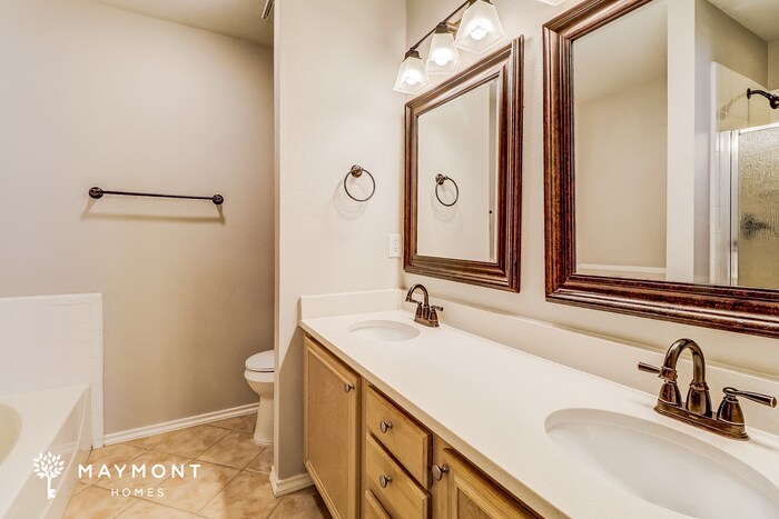 Building Photo - 911 Walters Dr