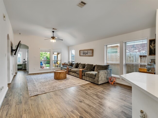 Building Photo - 4827 Ladona Ct
