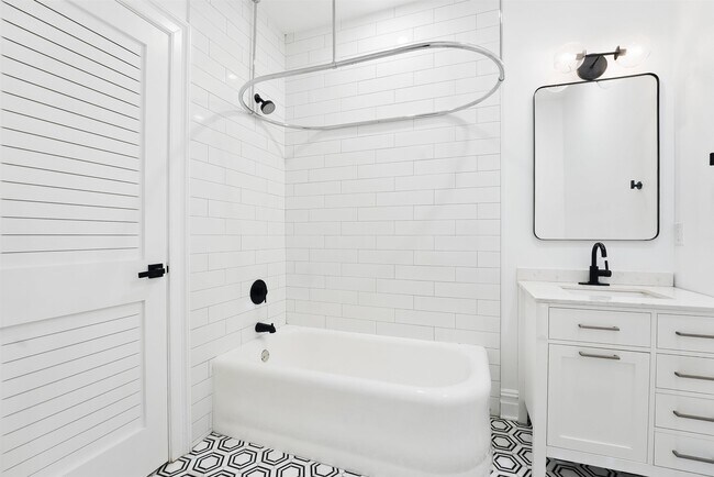 Building Photo - 52 Brinkerhoff St