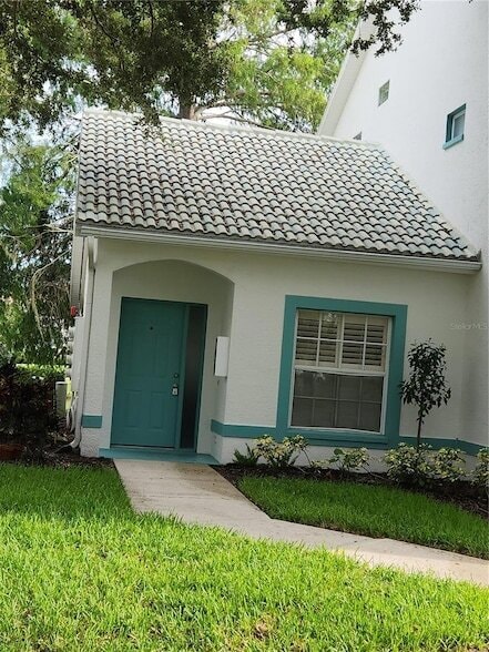 Building Photo - 6566 Fairway Gardens Dr