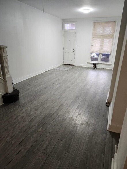 Building Photo - 2134 E Oliver St