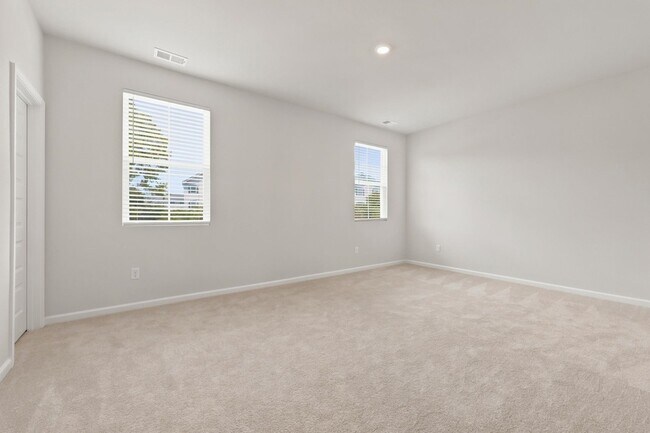Building Photo - 605 Southwind Way