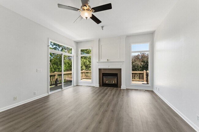 Building Photo - 4 Bedroom Elkhorn Ranch!