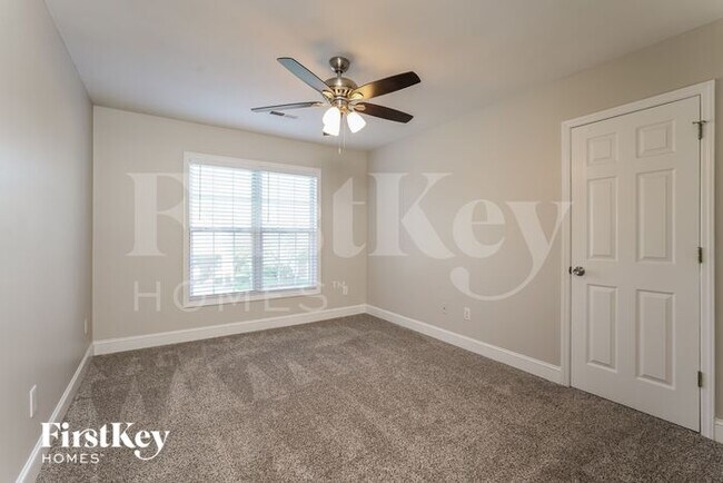 Building Photo - 5233 Old Plantation Cir