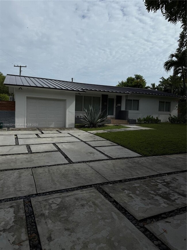 Building Photo - 675 NE 93rd St