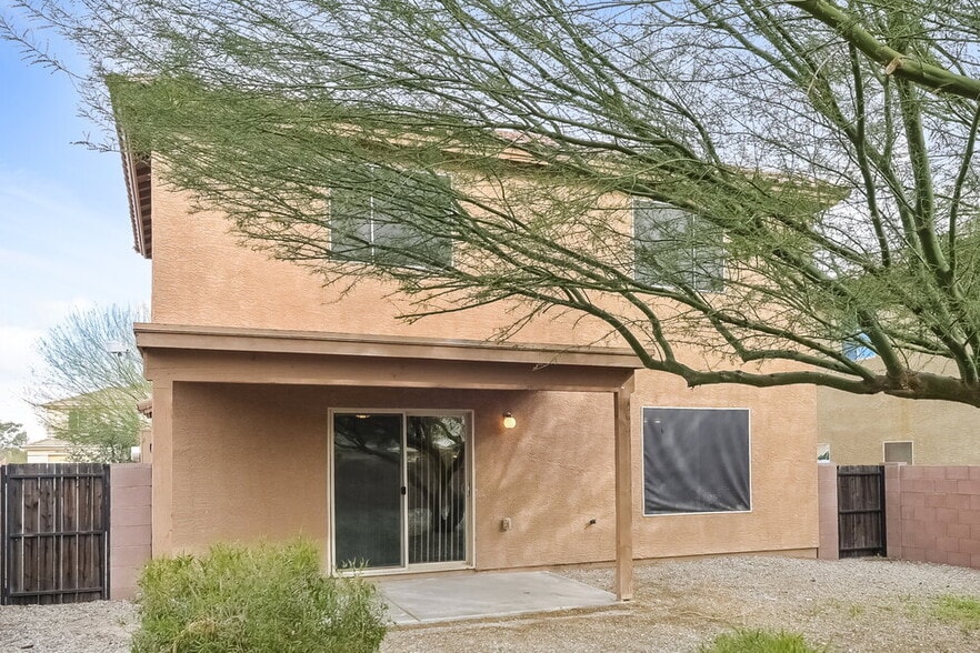 Building Photo - 933 W Calle Arroyo Norte