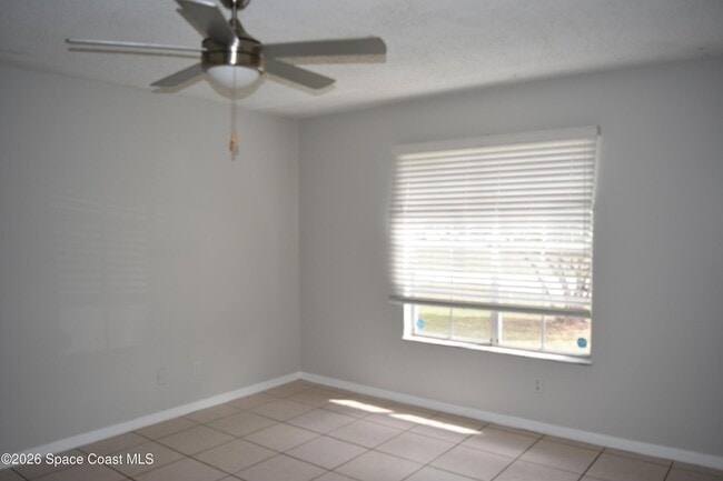 Building Photo - 482 Tuloma Ave SW