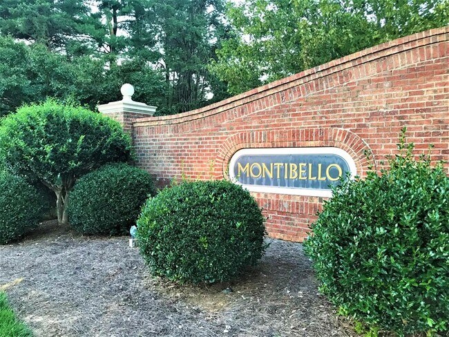 Building Photo - NW Brick Townhome, Granite Counter-Tops, W...